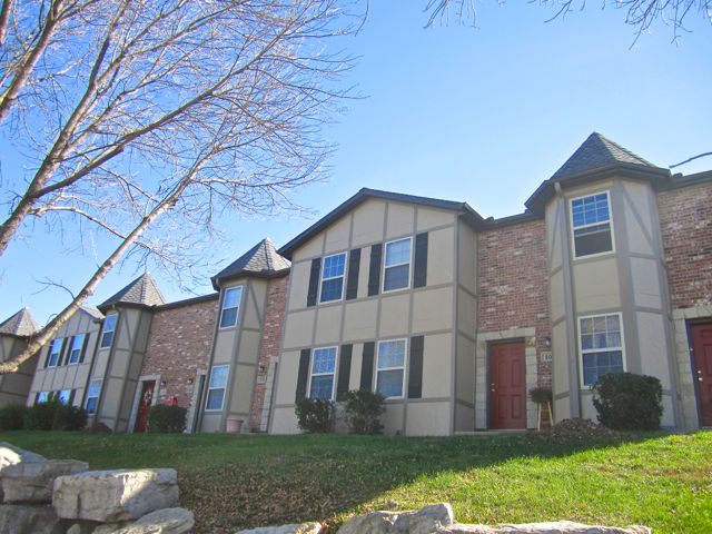 Olathe, KS Townhome Apartments For Rent