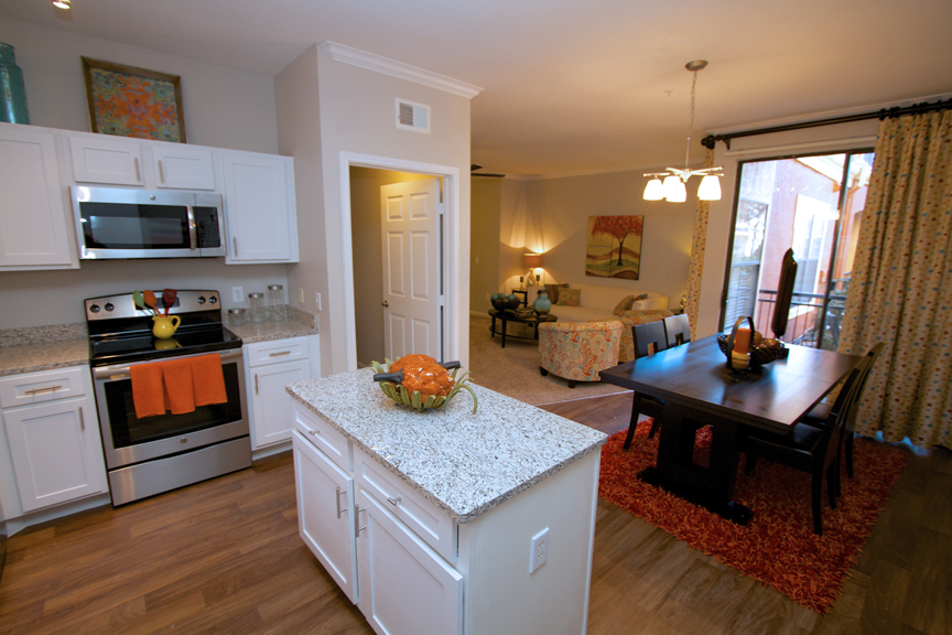 Fountain View on the Plaza Apartments | Kansas City