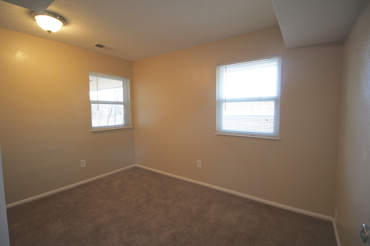 Fox Creek Apartments