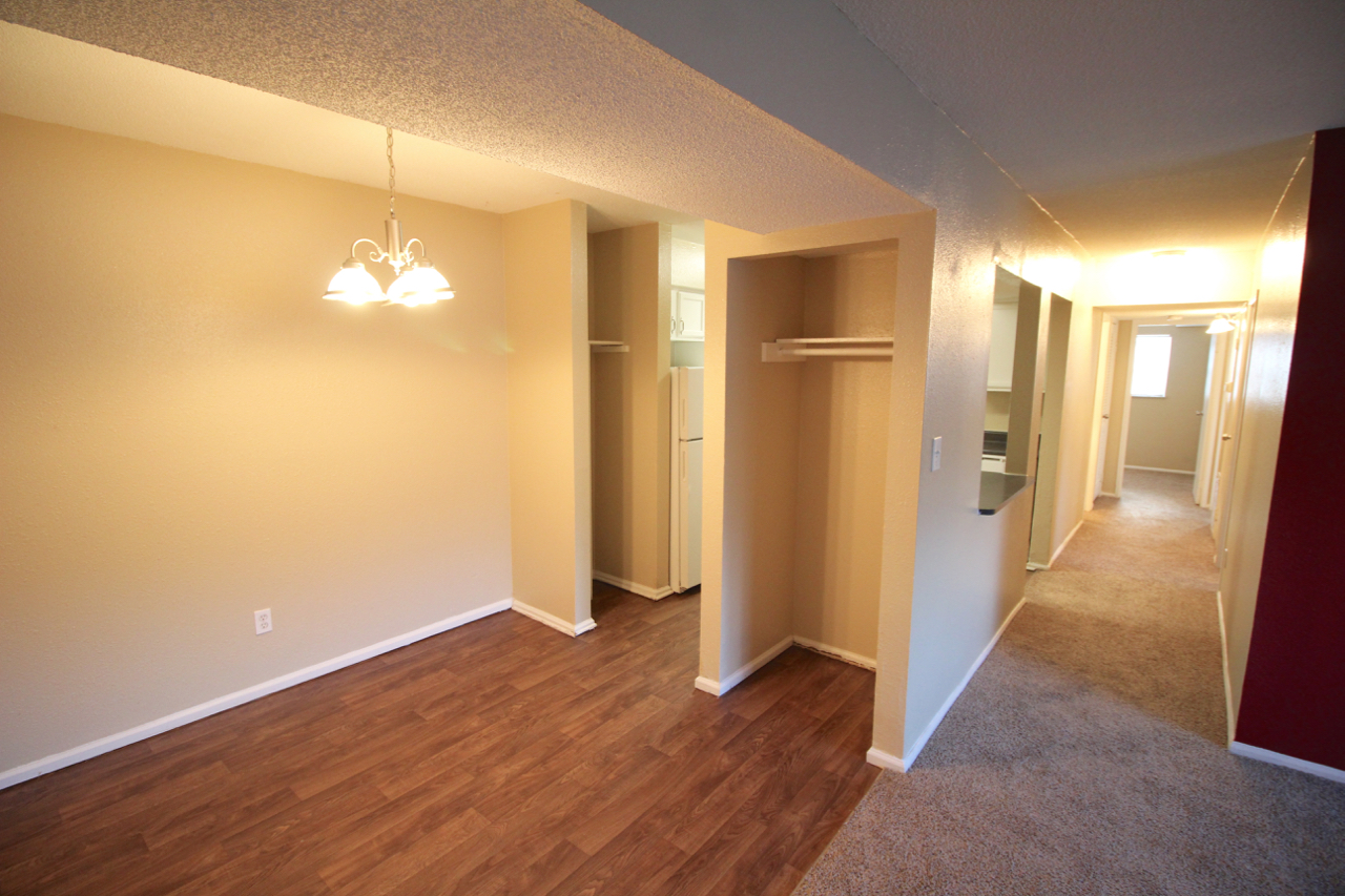 Fox Creek Apartments