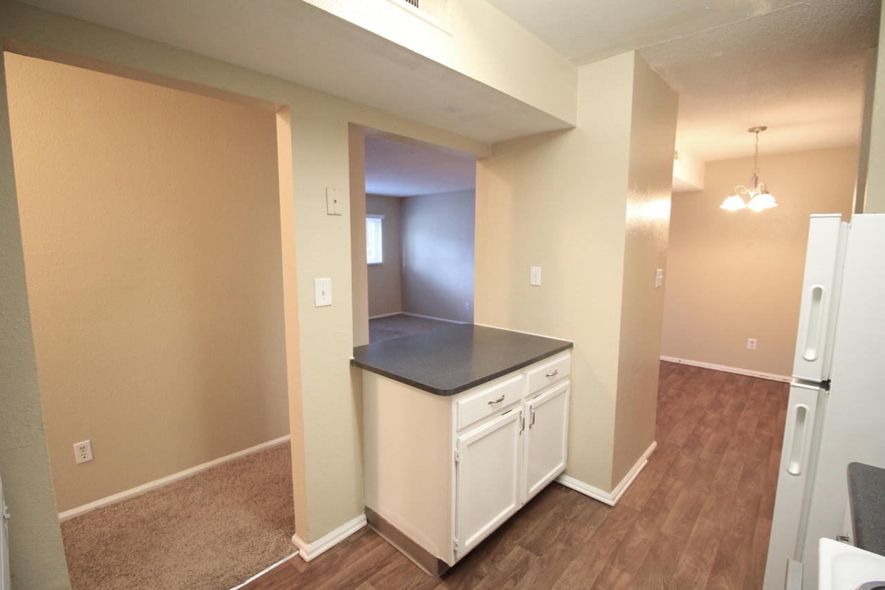 Fox Creek Apartments