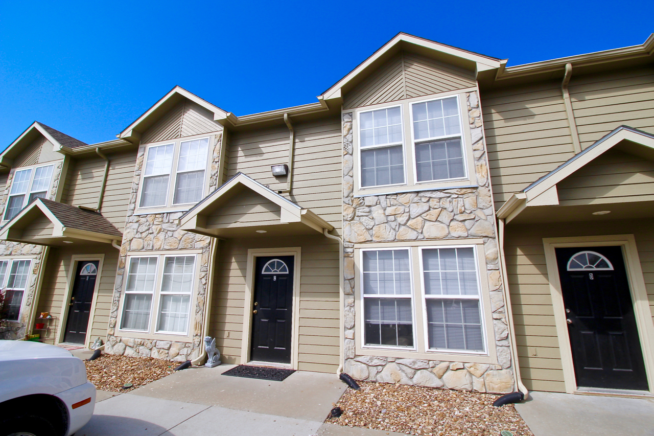 Lincoln Townhomes - LeasingKC