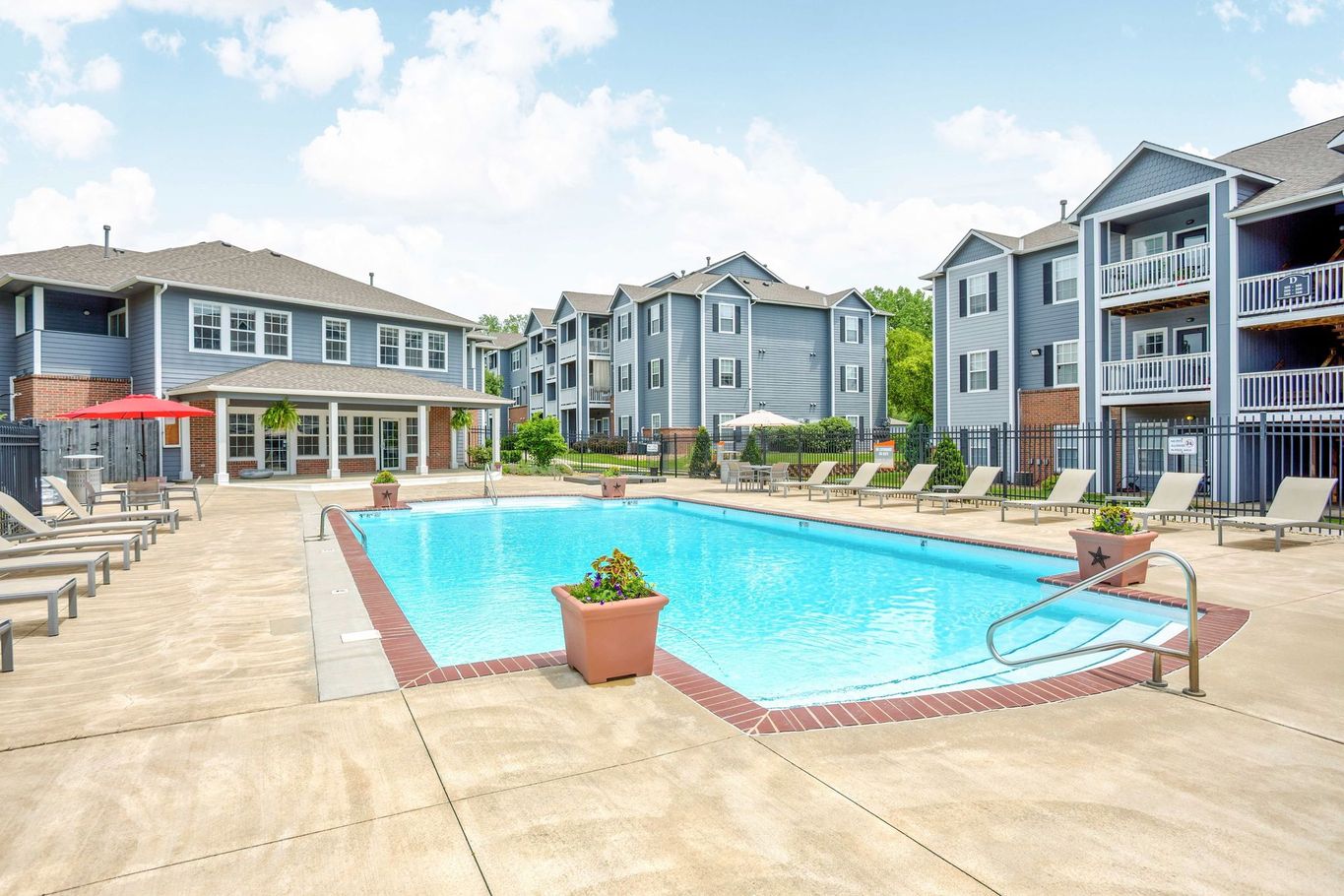 Parkway Commons Apartments