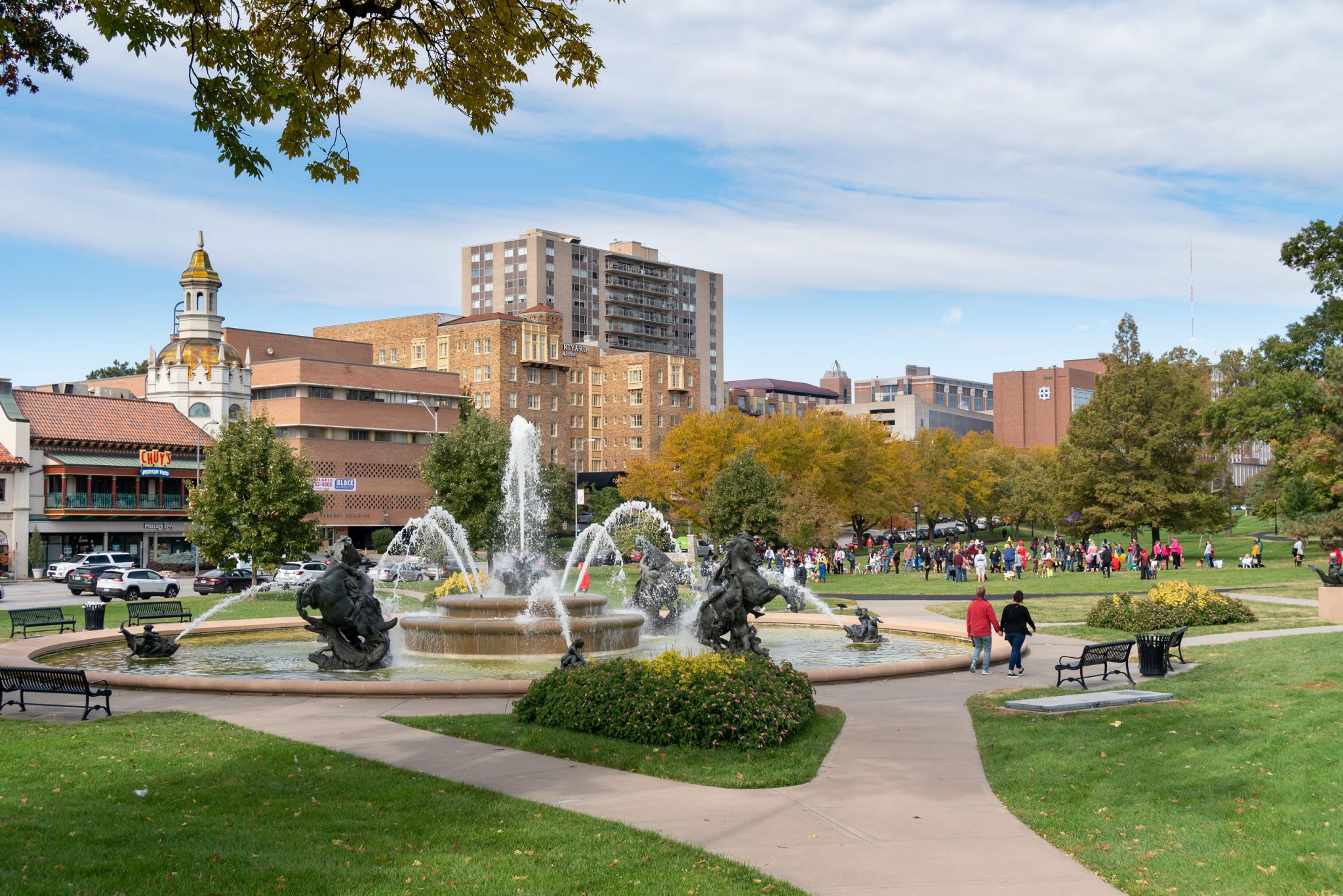 Westley on Broadway Apartments