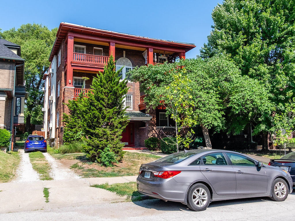 3820 Walnut St. Apartments